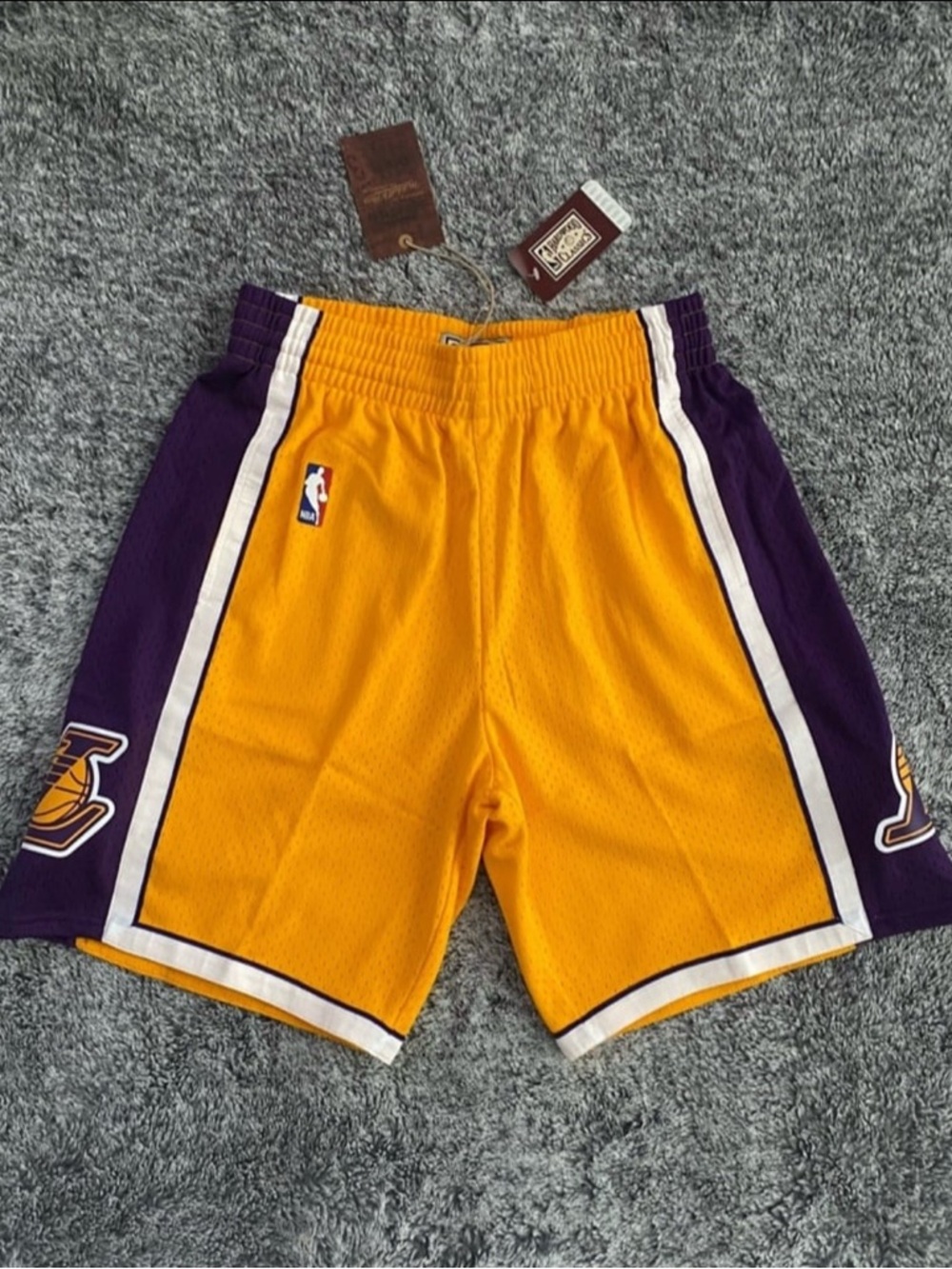 Men’s Los Angeles Lakers Shorts, Mitchell & Ness, Swingman 09, NWT